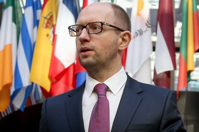 Why did Yatsenuk resign?