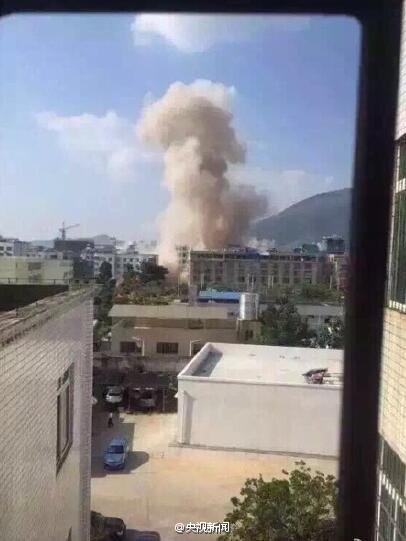 The massive cloud created by the blast in Liuzhou city yesterday from another angle. It must have been a big parcel.